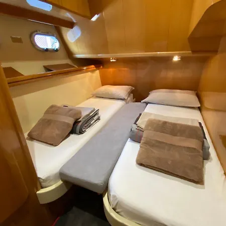 Úszó hotel Motor Yacht Raffaelli 