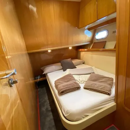 Motor Yacht Raffaelli Bonita Botel