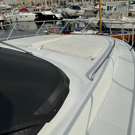 Úszó hotel Motor Yacht Raffaelli 