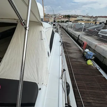 Úszó hotel Motor Yacht Raffaelli 