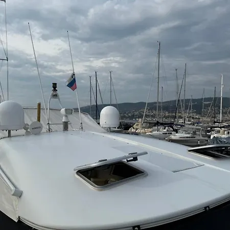 Úszó hotel Motor Yacht Raffaelli 