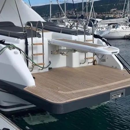 Motor Yacht Raffaelli 