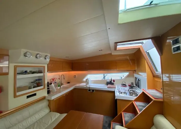 Botel Motor Yacht Raffaelli 